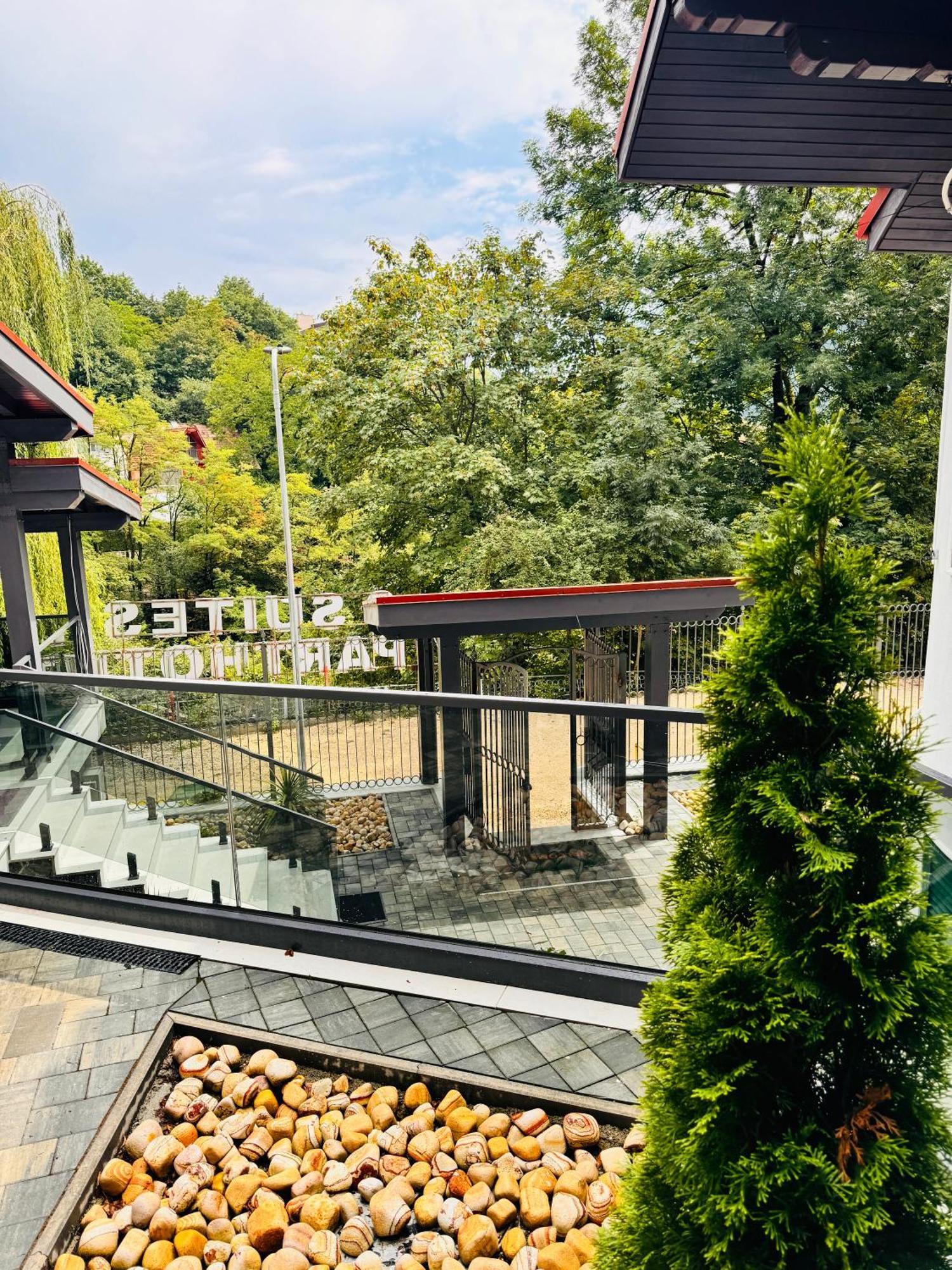 Ylly Aparts Brasov Exterior photo