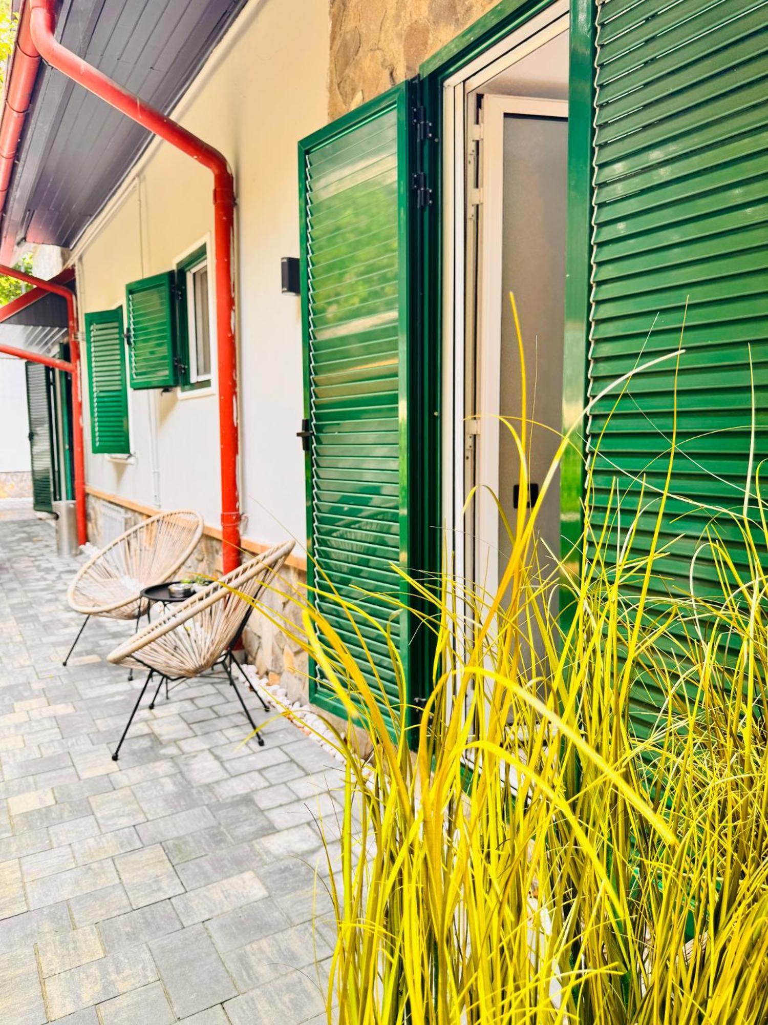 Ylly Aparts Brasov Exterior photo